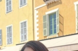 一件千禧感满满的夏日单品，让你秒变时髦精